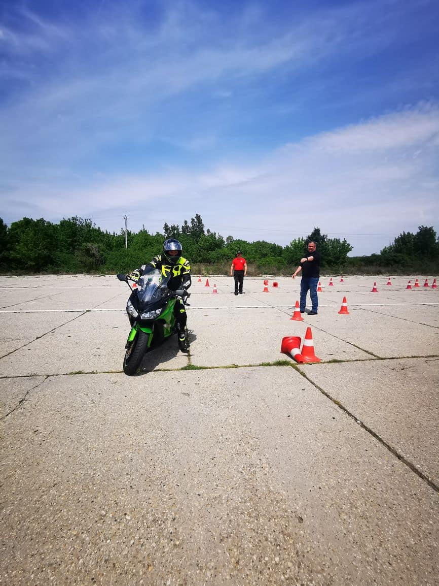 Motoros vezetéstechnikai tréning - BD Autósiskola Pécs - Mohács - Bóly