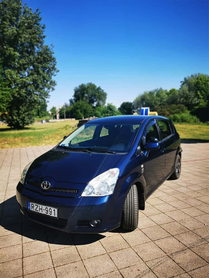BD Autósiskola Pécs - Mohács - Bóly | Toyota Corolla Verso diesel - "B" kategória